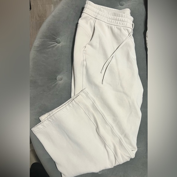 Lululemon sweatpants - Picture 2 of 5